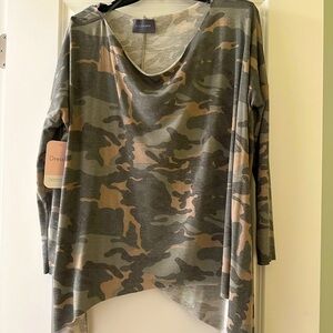 Hudson Gray camo split hem top